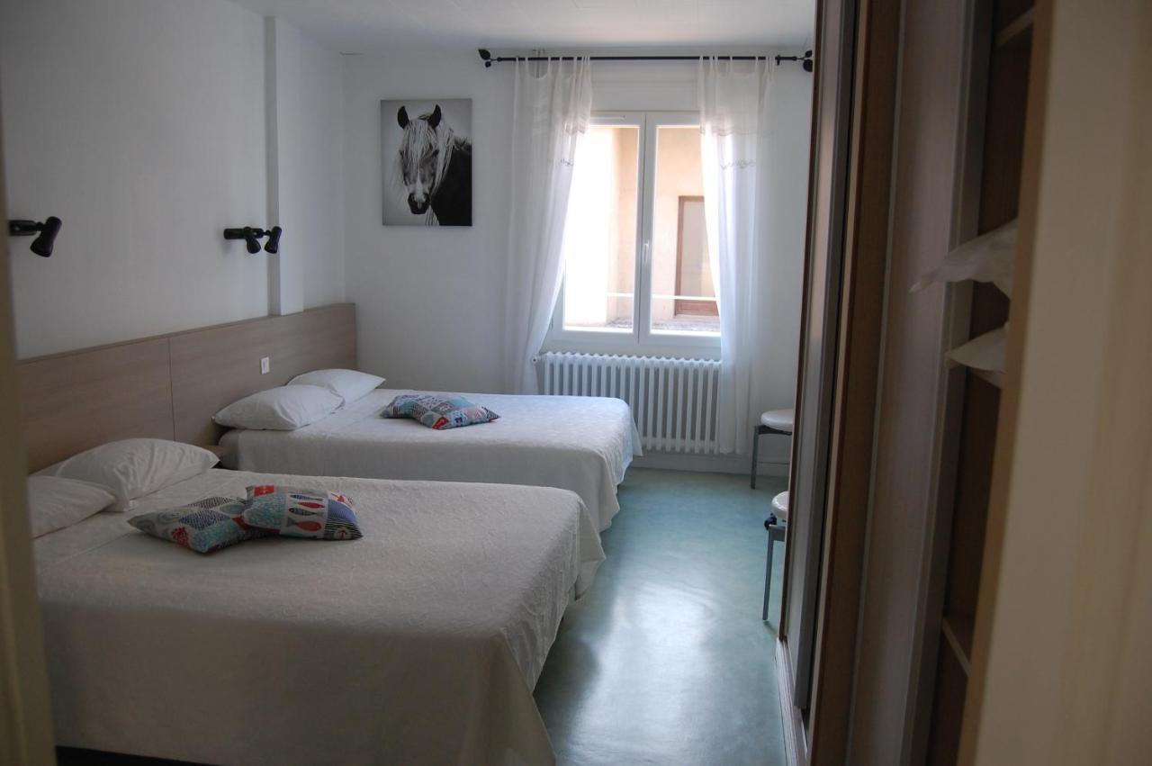 Hotel De La Plage 2 Etoiles Valras-Plage Bagian luar foto