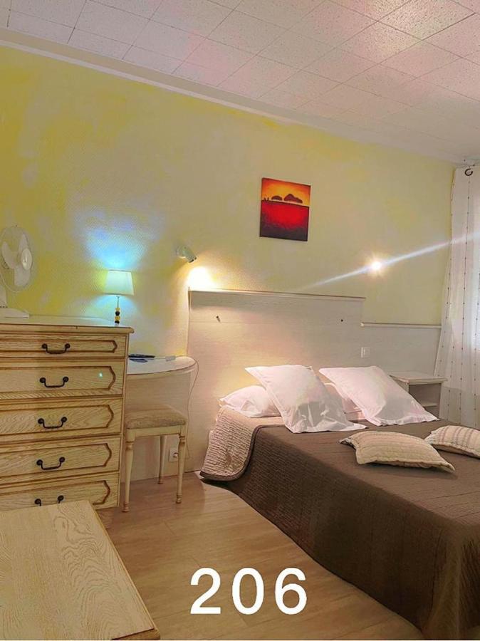 Hotel De La Plage 2 Etoiles Valras-Plage Bagian luar foto