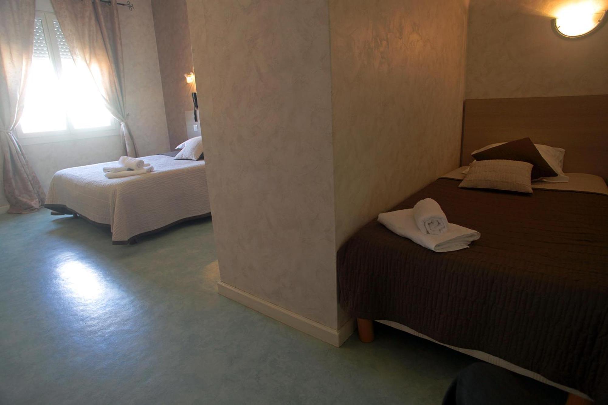 Hotel De La Plage 2 Etoiles Valras-Plage Ruang foto
