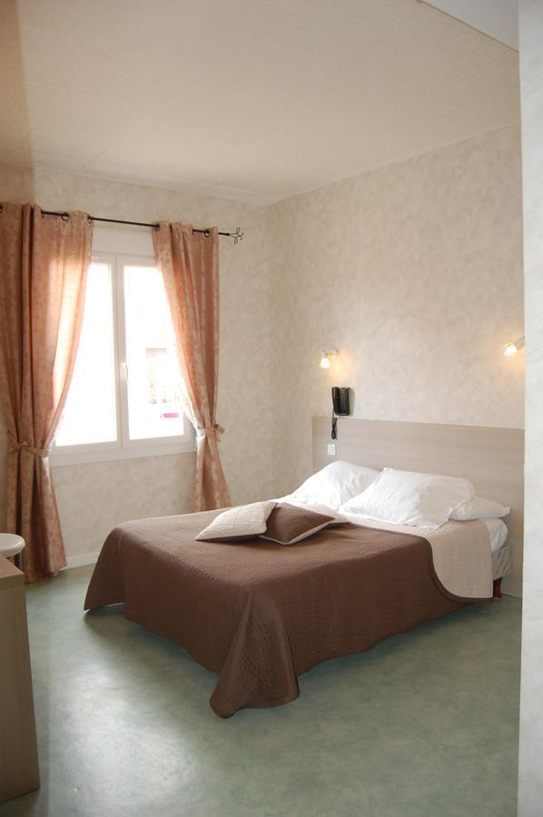 Hotel De La Plage 2 Etoiles Valras-Plage Bagian luar foto