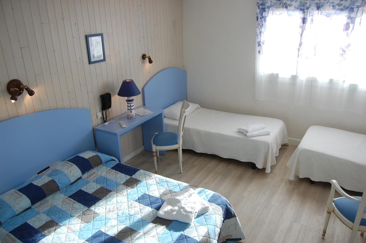 Hotel De La Plage 2 Etoiles Valras-Plage Bagian luar foto