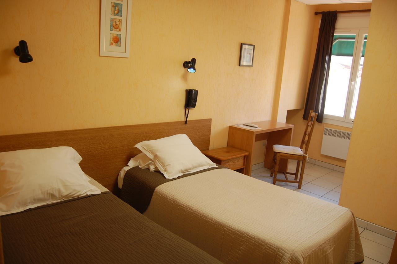Hotel De La Plage 2 Etoiles Valras-Plage Bagian luar foto
